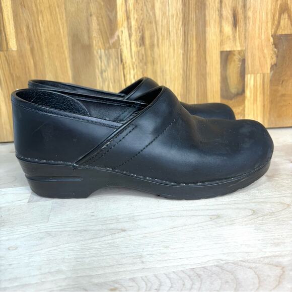Dansko Black Matte Leather Professional Clog 40 - Picture 4 of 10